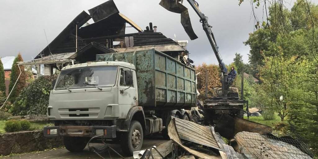 Вывоз мусора после пожара с утилизацией в Белебее в октябре