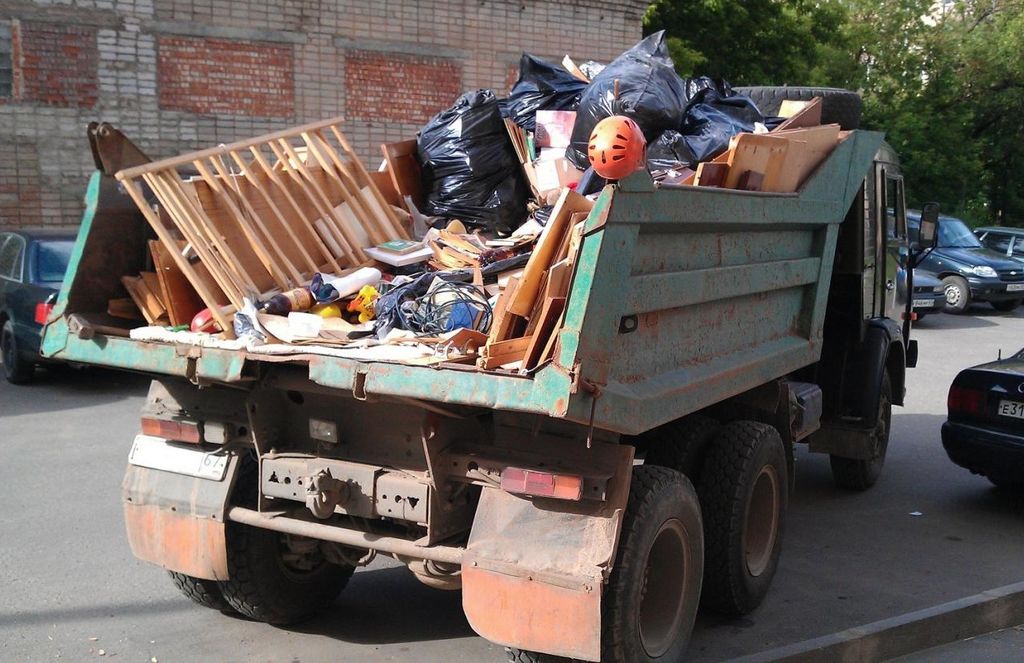 Вывоз мусора из магазина в Белебее от ПроМусор: услуги, цена от 1785 руб., утилизация отходов