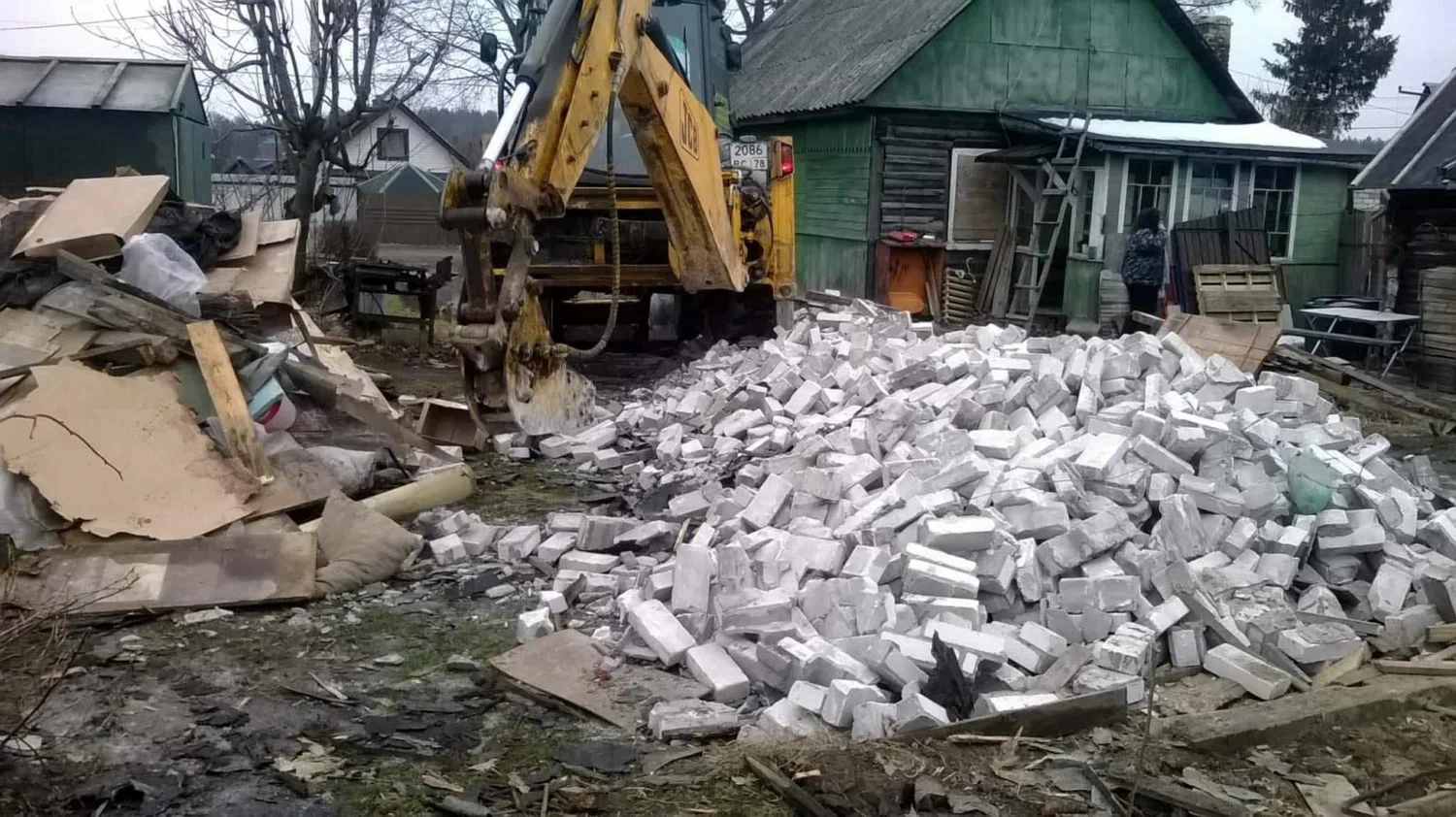 Вывоз мусора после сноса здания в Белебее от ПроМусор – цена от 5101 руб., утилизация и уборка стройотходов