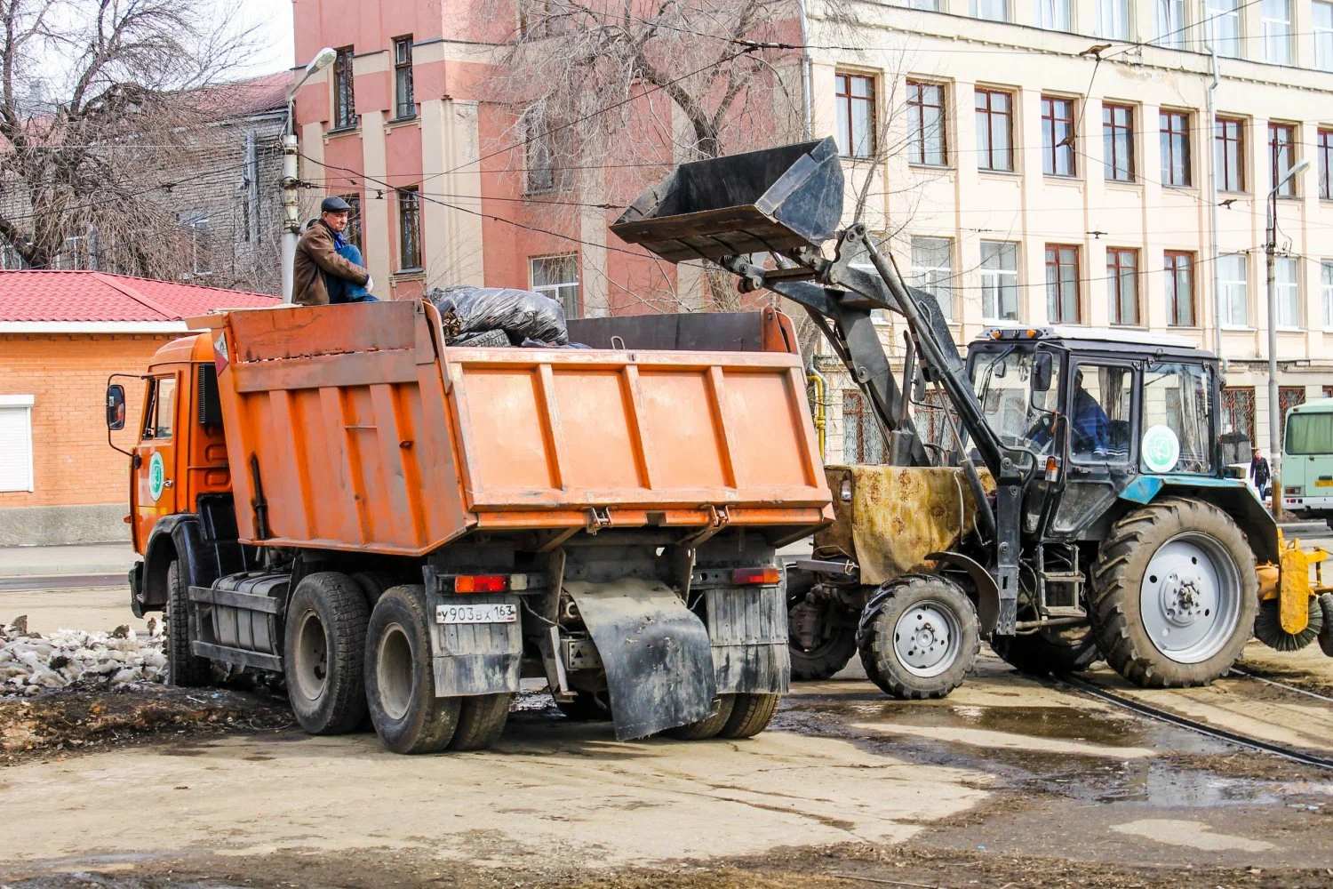 Вывоз мусора Камазом в Белебее – аренда и заказ Камаза 10 тонн от 2397 руб. в ПроМусор