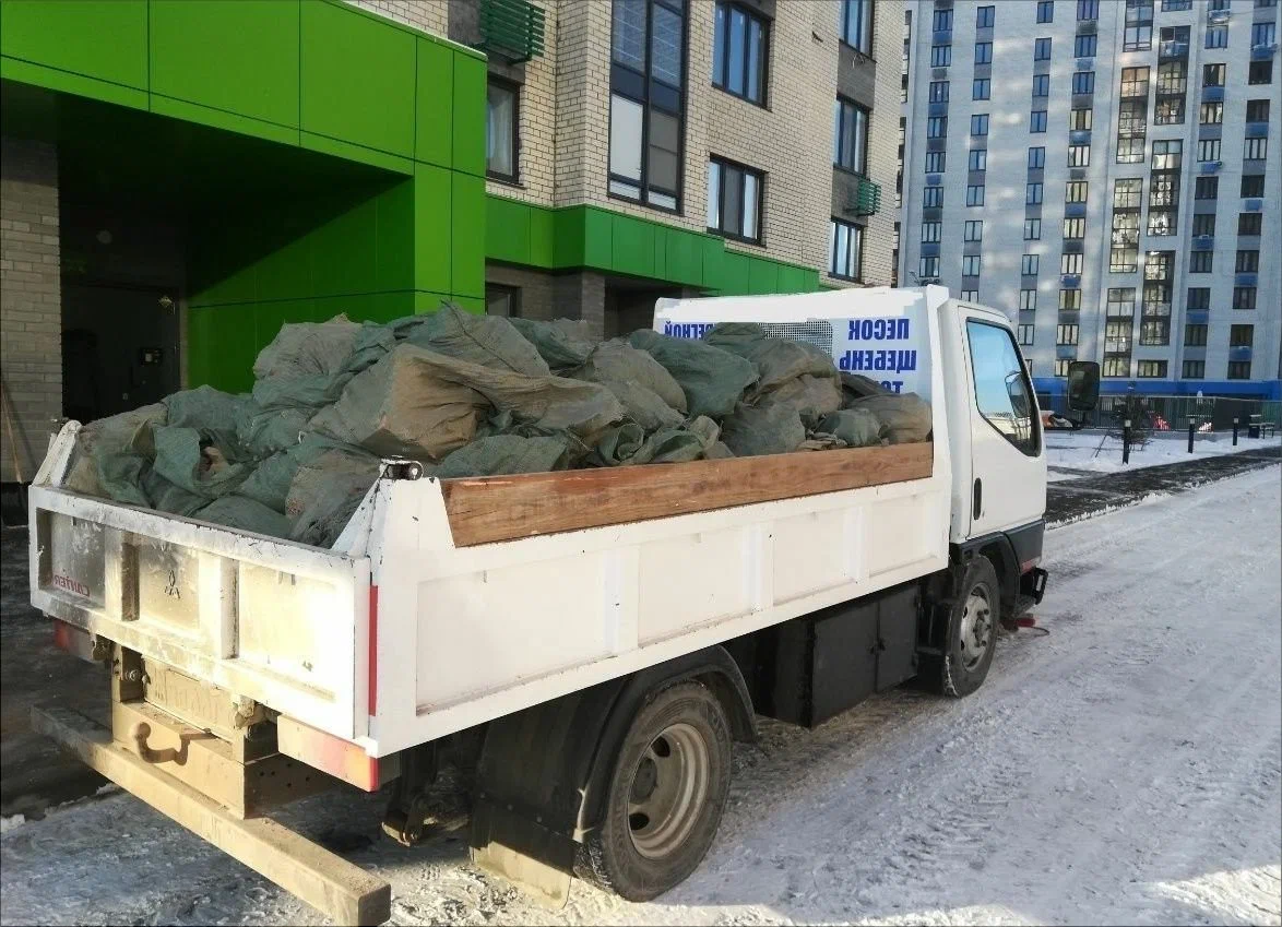 Вывоз мусора грузовым фургоном 3 тонны в Белебее — цена от 1377 руб., ПроМусор
