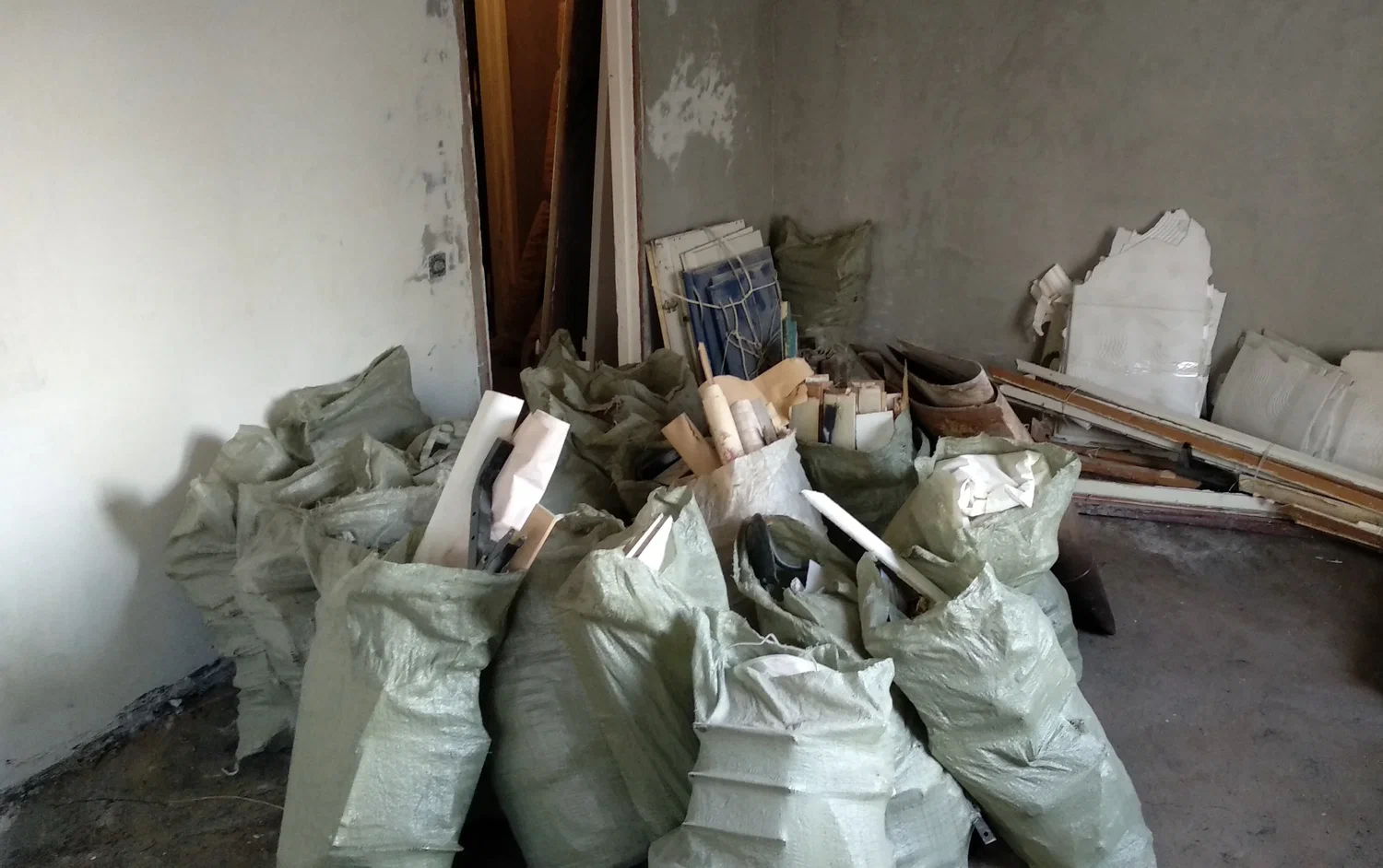 Уборка строительного мусора с вывозом и утилизацией в Белебее в октябре